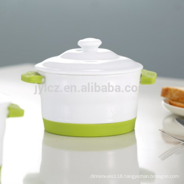 Ceramic Mini casserole with silicone handle and base